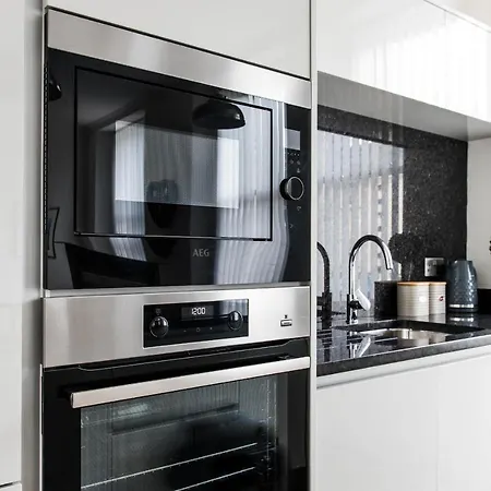 Osprey Residence - Smart & Stylish Apartment In The Heart Of Kendal Exterior photo